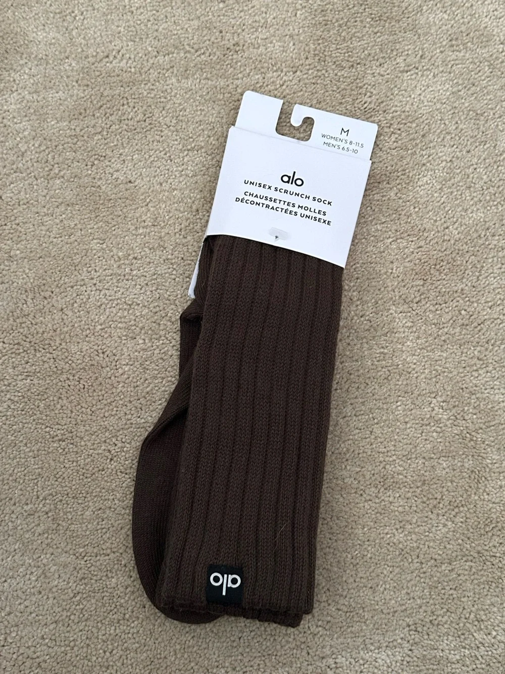 ALO Yoga Women’s Ribbed Crew Socks in Espresso